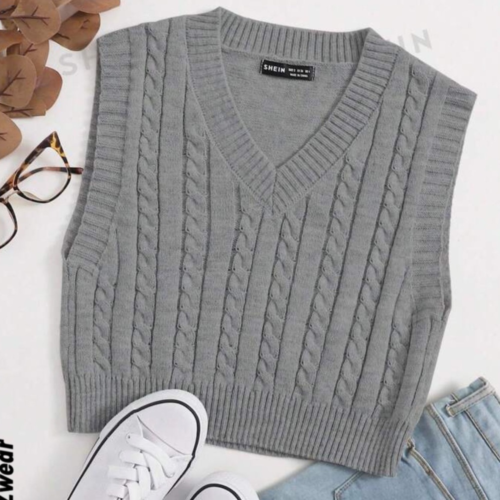🟣 BOGO! SHEIN Cable Knit Sleeveless Vest